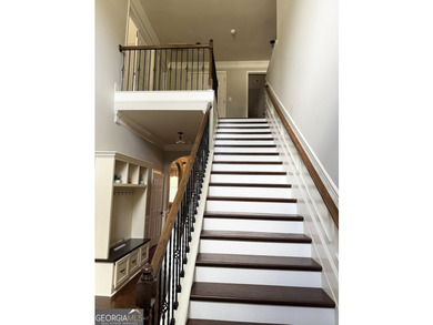 Experience comfort and quality in this beautifully constructed - photo 23