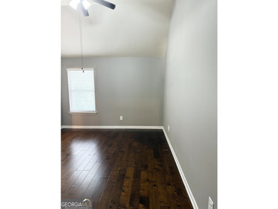 Experience comfort and quality in this beautifully constructed - photo 24