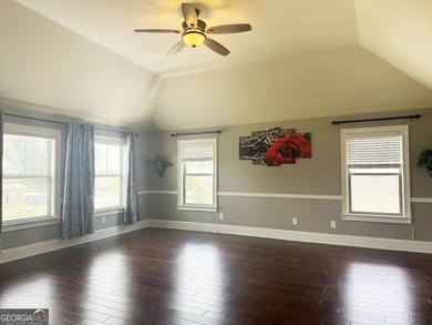 Experience comfort and quality in this beautifully constructed - photo 29