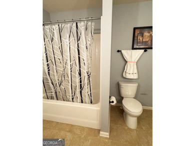 Experience comfort and quality in this beautifully constructed - photo 45