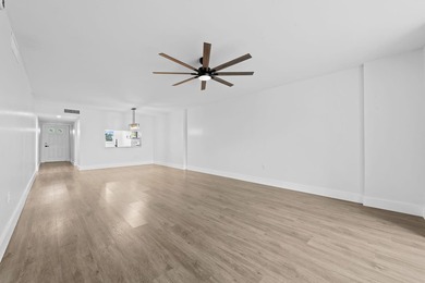 Beautifully remodeled 2/2 condo spanning 1352 sq ft, this unit - photo 4