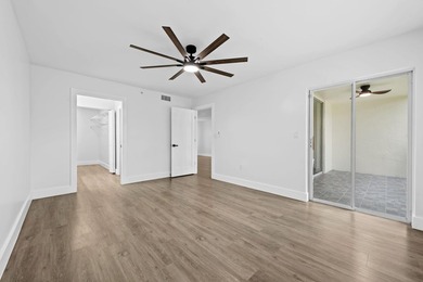 Beautifully remodeled 2/2 condo spanning 1352 sq ft, this unit - photo 5