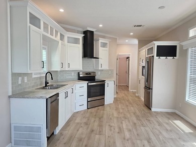 MOTIVATED SELLER - Silver Palms RV 5 Star Resort - Beautiful - photo 3