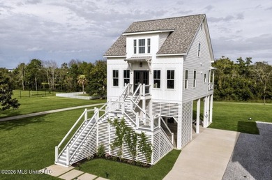 Beautiful custom-built coastal cottage just a short walk to the - photo 1