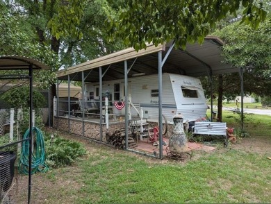 (private lake, pond, creek) Lot For Sale in Kansas Oklahoma