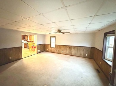 Corner lot opportunity with tons of potential! This 2 bed, 2 - photo 1