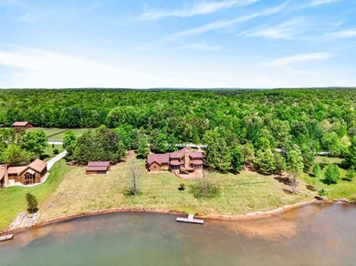 MAJESTIC LAKE HOME ON 1.95 ACRE LOT! This 3 bedroom 3.5 bath Tn - photo 11