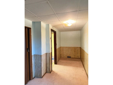 Corner lot opportunity with tons of potential! This 2 bed, 2 - photo 5