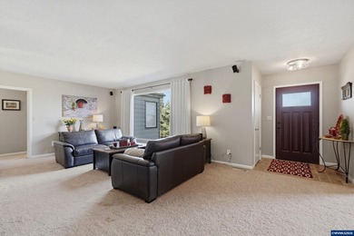 Privacy, views, and interior space come together on this - photo 6