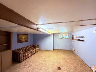 Corner lot opportunity with tons of potential! This 2 bed, 2 - photo 10