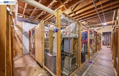 This light-drenched Pacific Heights junior one-bedroom corner - photo 23