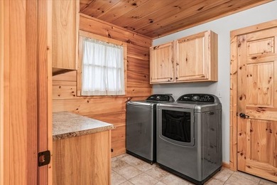 MAJESTIC LAKE HOME ON 1.95 ACRE LOT! This 3 bedroom 3.5 bath Tn - photo 42
