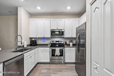 Move right into this beautifully maintained, one-owner townhome - photo 13