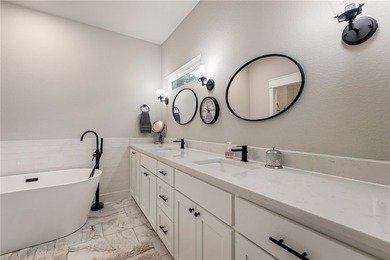 Built by renowned Dave Marrs Development, this stunning - photo 15