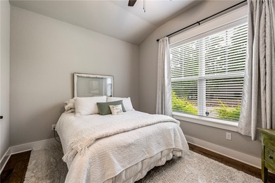 Built by renowned Dave Marrs Development, this stunning - photo 17
