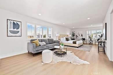Glamorously designed S&S home in Goldenwest Estates. This - photo 18