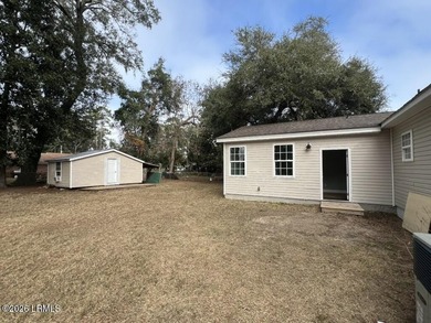 **Charming 4-Bedroom 3 Bath Ranch Home in Beaufort** Discover - photo 20