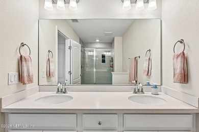 Move right into this beautifully maintained, one-owner townhome - photo 20
