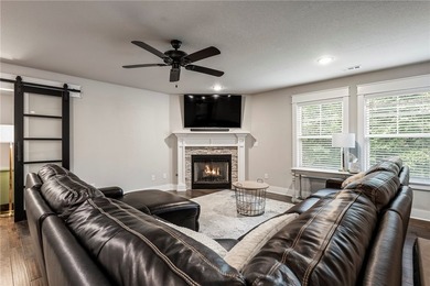 Built by renowned Dave Marrs Development, this stunning - photo 21
