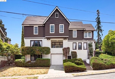 Welcome to this beautiful neighborhood, renowned for its - photo 2