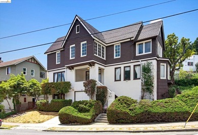 Welcome to this beautiful neighborhood, renowned for its - photo 3