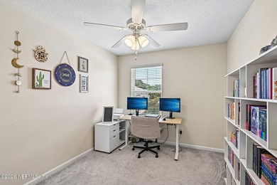 Move right into this beautifully maintained, one-owner townhome - photo 24