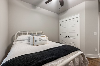 Built by renowned Dave Marrs Development, this stunning - photo 30