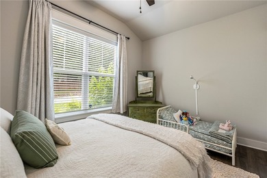 Built by renowned Dave Marrs Development, this stunning - photo 31