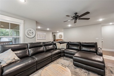 Built by renowned Dave Marrs Development, this stunning - photo 34