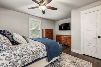 Built by renowned Dave Marrs Development, this stunning - photo 35