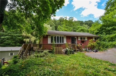 (private lake, pond, creek) Home For Sale in West Penn Pennsylvania
