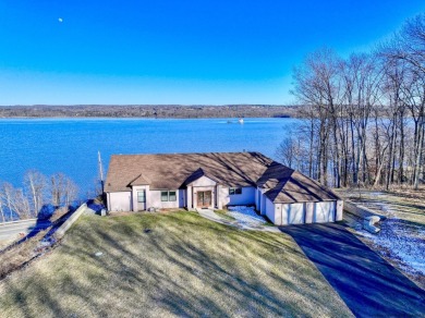 (private lake, pond, creek) Home For Sale in Ulster Park New York
