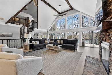 A Rare Offering on Beaver Lake. Set on nearly an acre with an - photo 2