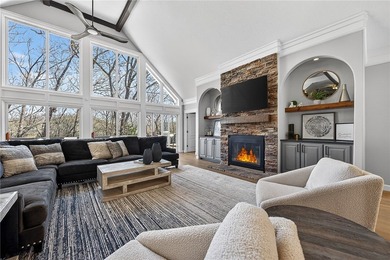 A Rare Offering on Beaver Lake. Set on nearly an acre with an - photo 5