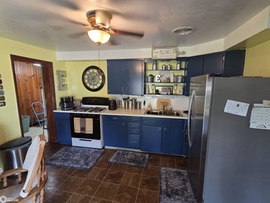 This well-maintained home is move-in ready and features numerous - photo 9