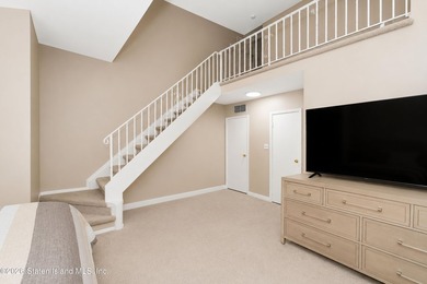 Welcome to 21 Bunnell Court! Charming and full of character - photo 11