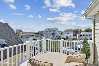 Experience luxury in this newly renovated, 5-bedroom, 3.5-bath - photo 15
