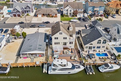 Experience luxury in this newly renovated, 5-bedroom, 3.5-bath - photo 19