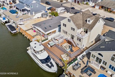 Experience luxury in this newly renovated, 5-bedroom, 3.5-bath - photo 20