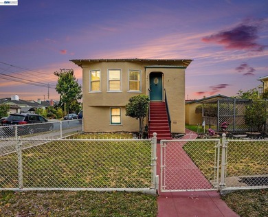 Rare chance to purchase two individual properties on a large lot - photo 2
