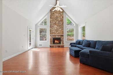 Welcome to your lakefront retreat in the heart of the Poconos - photo 2