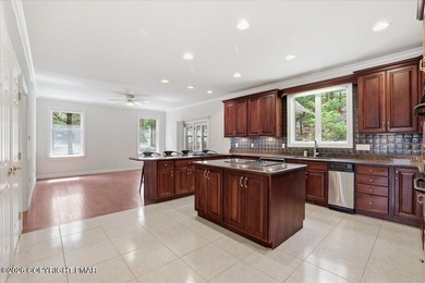 Welcome to your lakefront retreat in the heart of the Poconos - photo 5