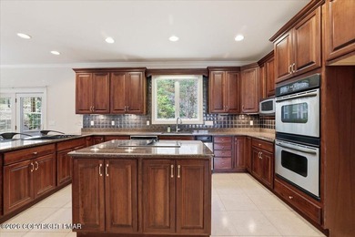 Welcome to your lakefront retreat in the heart of the Poconos - photo 7