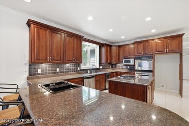 Welcome to your lakefront retreat in the heart of the Poconos - photo 8