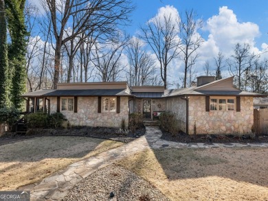 Lake Home For Sale in Dawsonville, Georgia