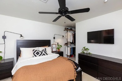 Ideally located just minutes from Petco Park and the vibrant - photo 15