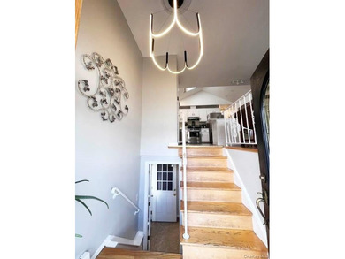 4 bedroom, 2 bath East Rockaway Recently Renovated High Ranch - photo 20