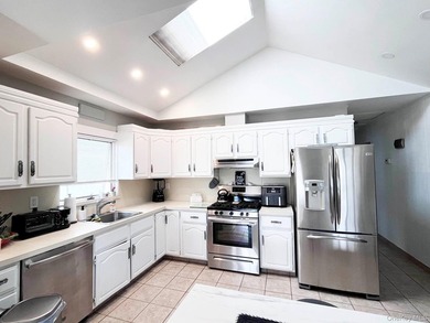 4 bedroom, 2 bath East Rockaway Recently Renovated High Ranch - photo 21
