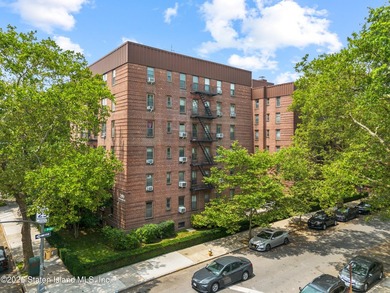 Why rent when you can own? Bright and spacious 1-bedroom co-op - photo 21