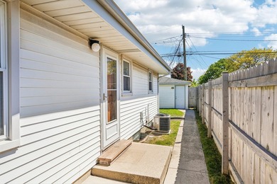 Updated 2-bedroom home in Racine with a massive primary bedroom - photo 25